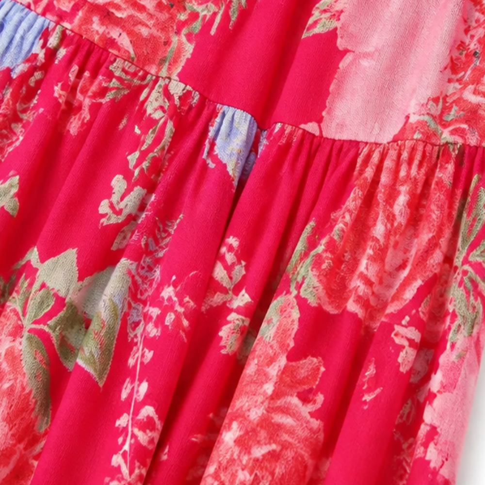 Minelda – Flowing Floral Maxi Dress