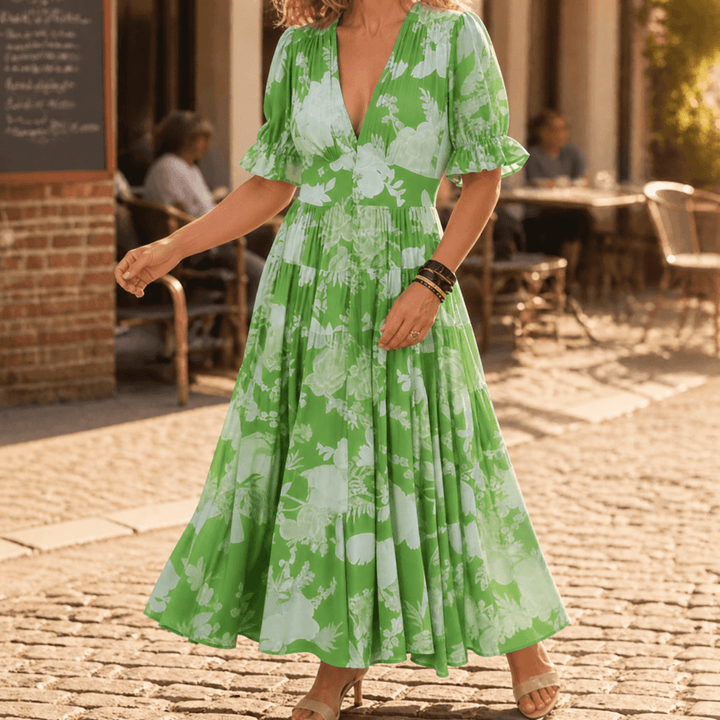 Minelda – Flowing Floral Maxi Dress